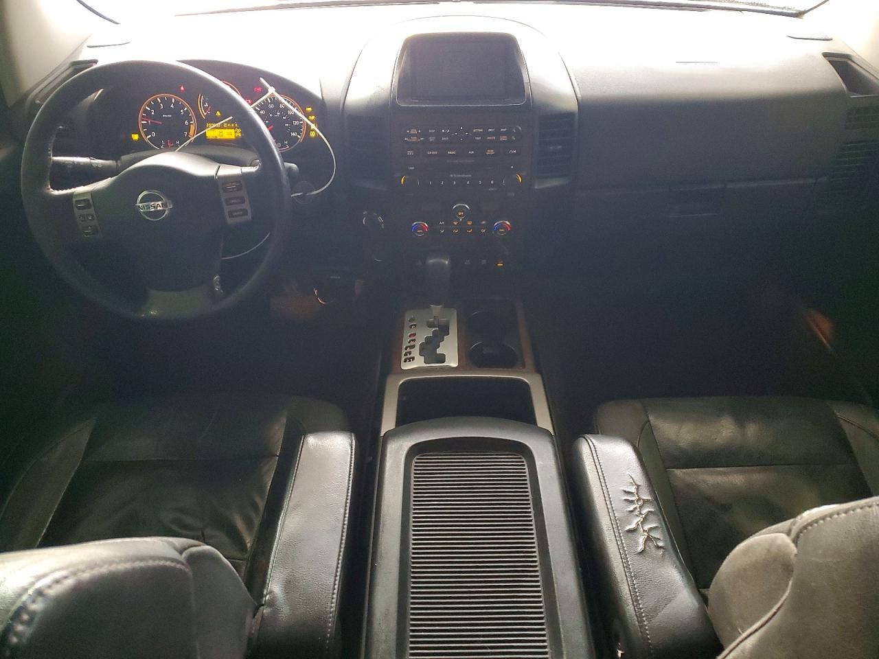 2011 Nissan Titan SV