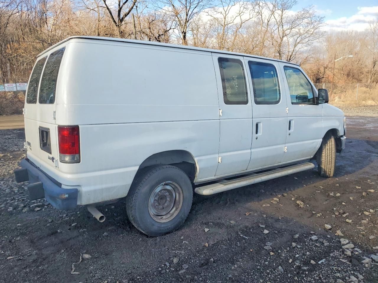 2013 Ford Econoline E250 van