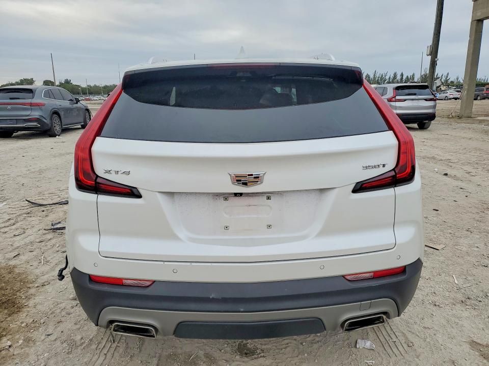 2022 Cadillac XT4 Premium Luxury