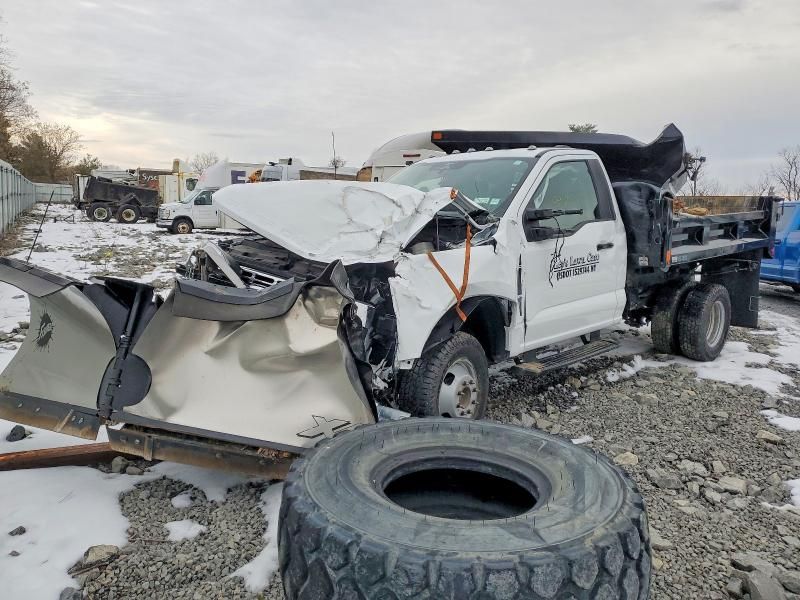 2024 Ford F350 Chassis c 4X4