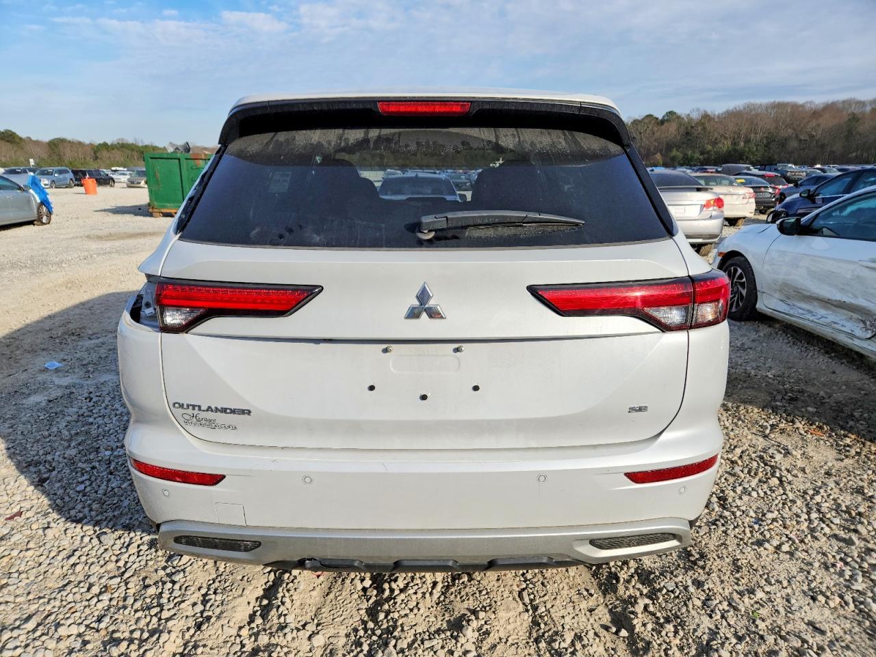2023 Mitsubishi Outlander se
