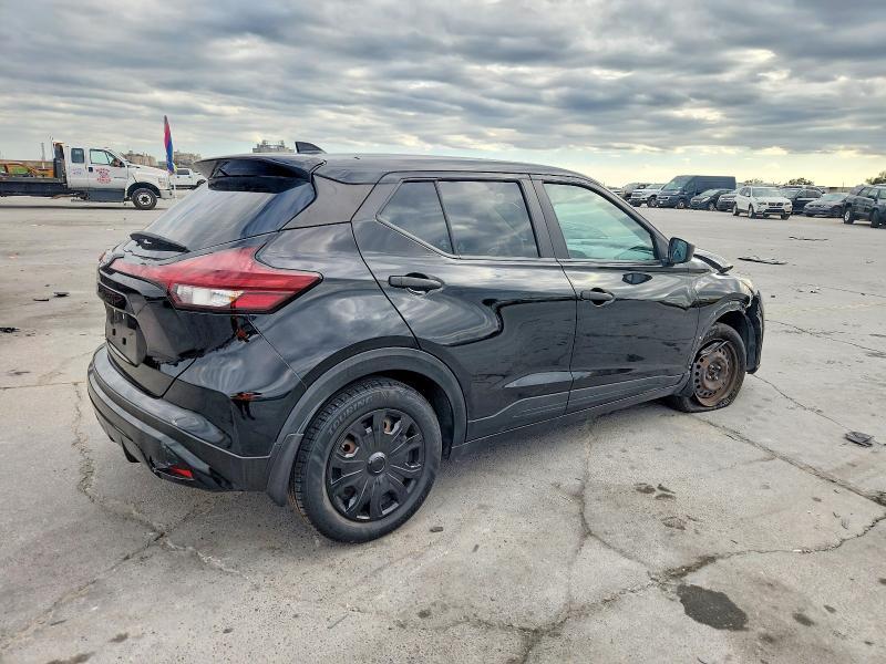 2022 Nissan Kicks s
