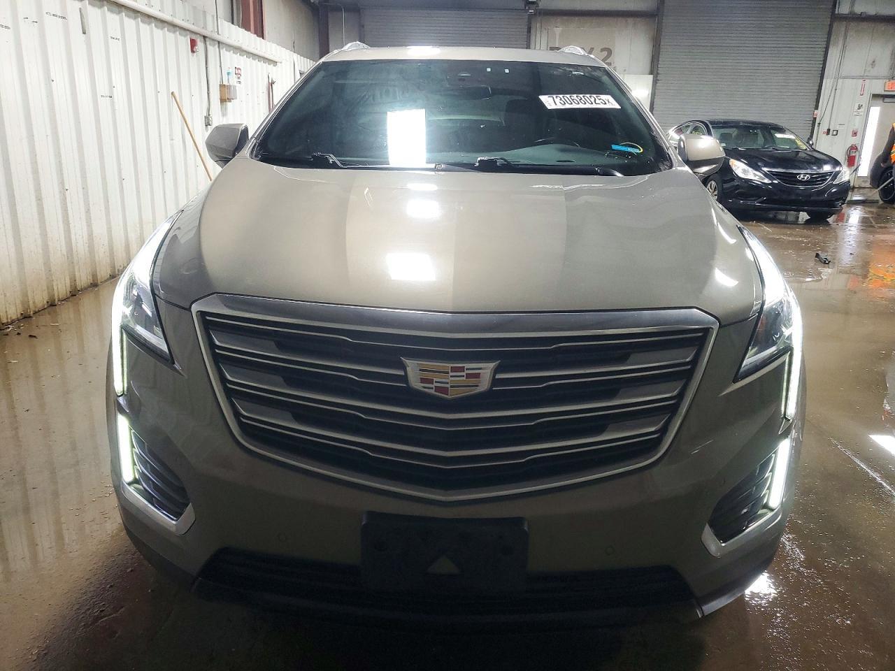 2018 Cadillac XT5 Premium Luxury