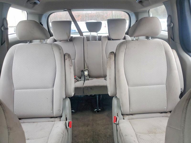 2016 KIA Sedona l