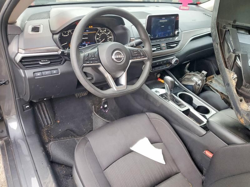 2024 Nissan Altima sv