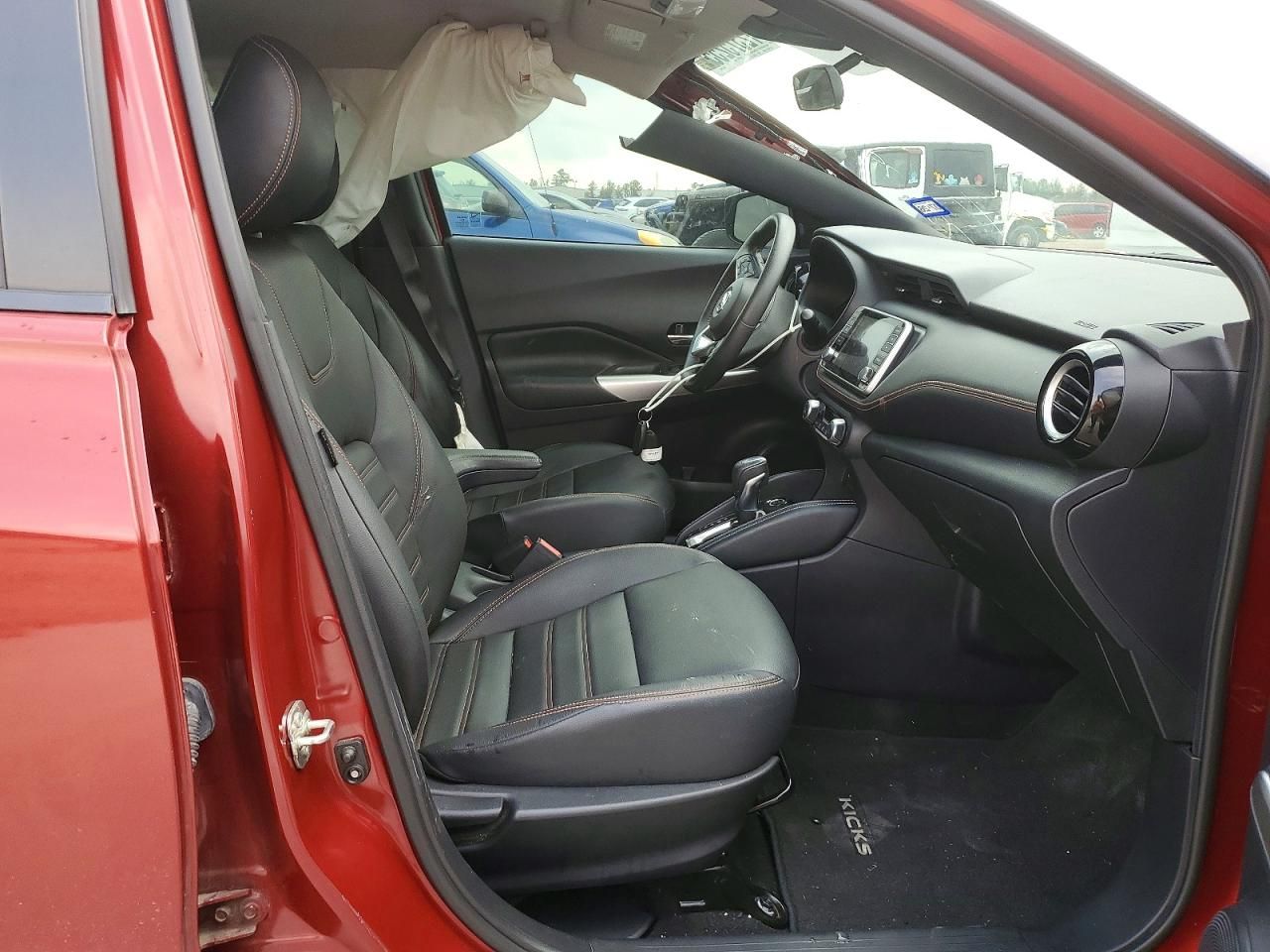 2020 Nissan Kicks sr