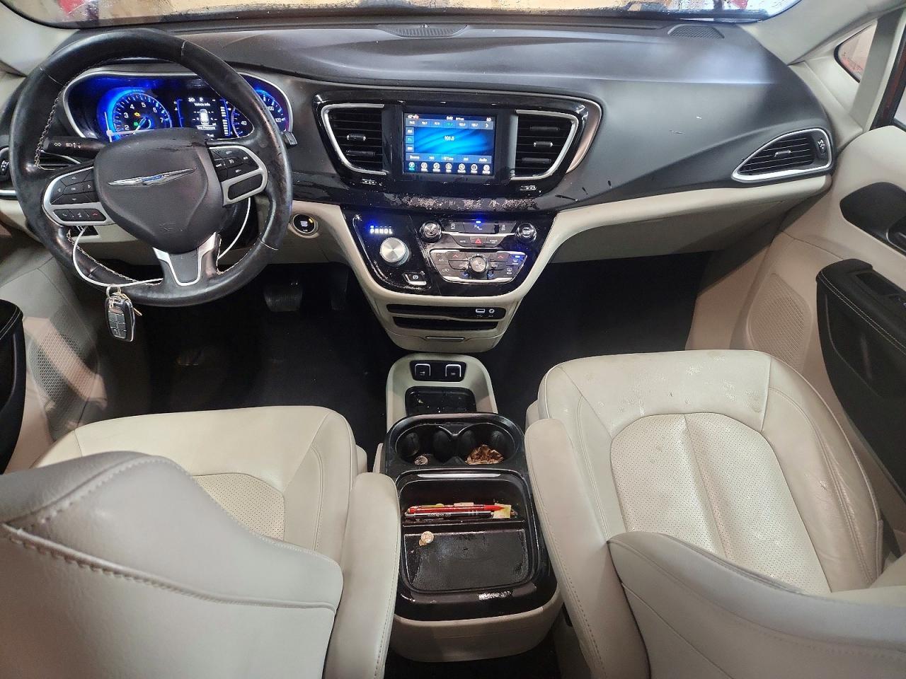 2020 Chrysler Pacifica Touring l