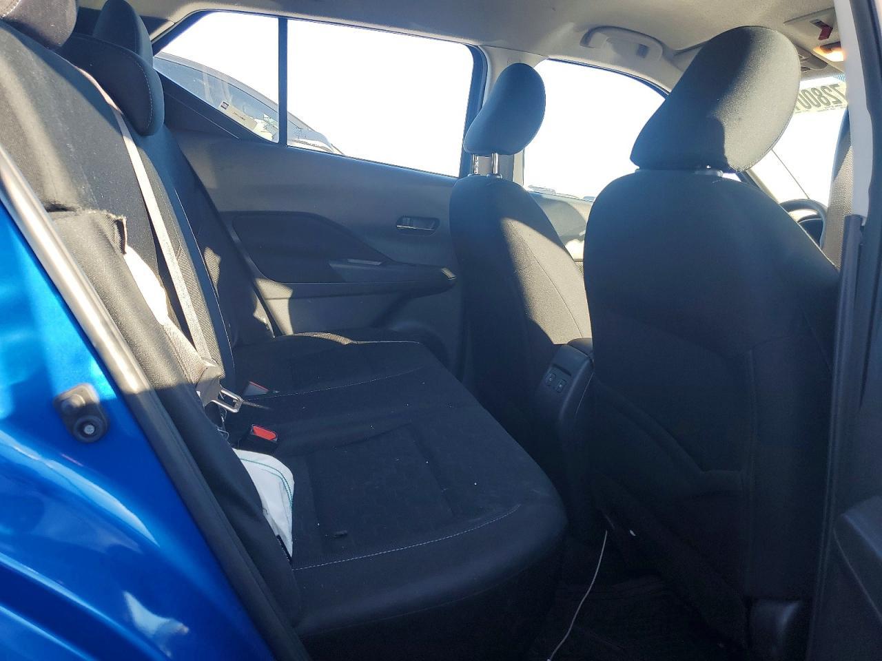 2024 Nissan Kicks sv