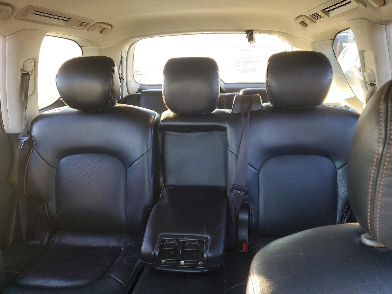 2017 Nissan Armada sv