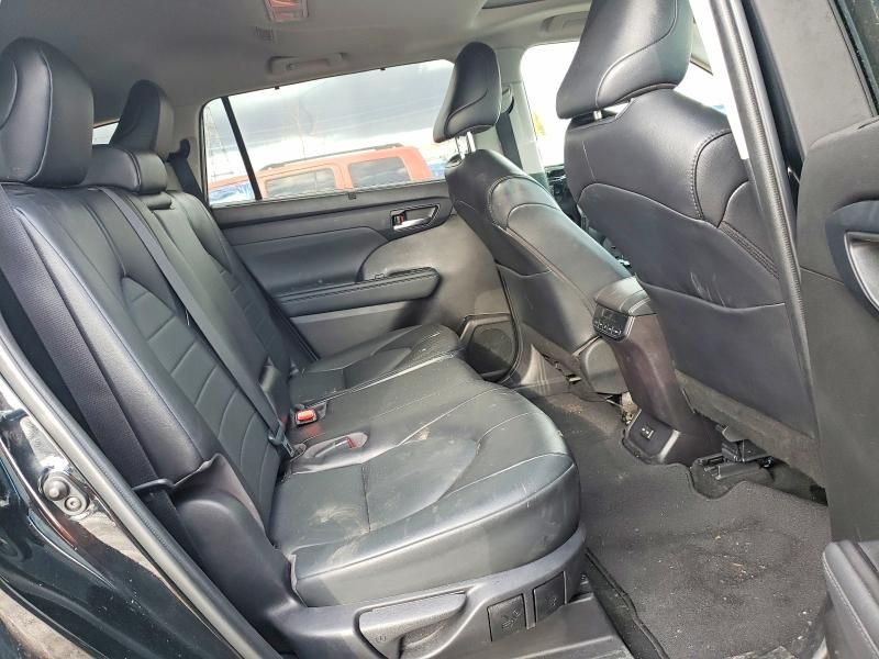 2022 Toyota Highlander xle