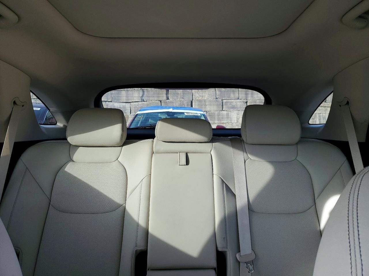 2025 Genesis Gv70 Base