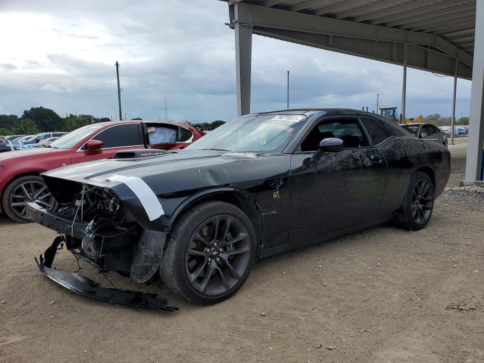2021 Dodge Challenger r