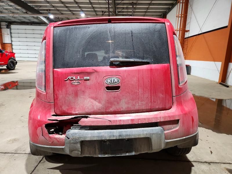 2010 KIA Soul +