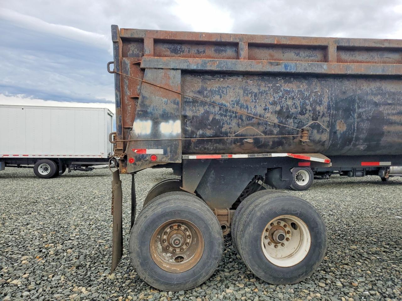 1981 Cherokee By Forest R 1981 Cherokee ED 2630 H END Dump Trailer