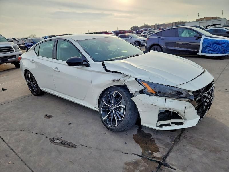 2024 Nissan Altima sr