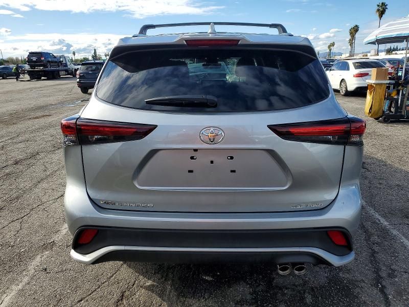 2025 Toyota Highlander le