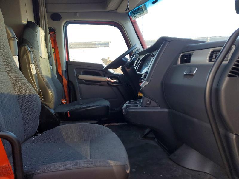 2024 Kenworth T680 Semi Truck