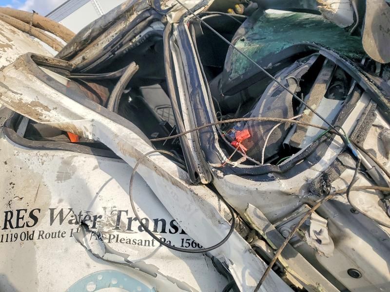 2024 International HX520-Tank Truck