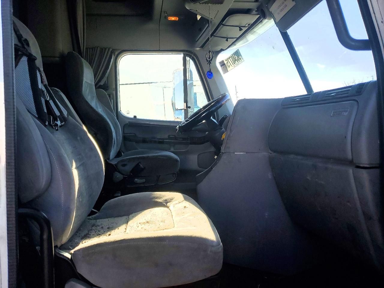 2006 Freightliner Conventional ST120