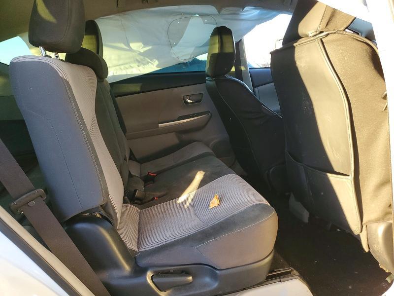 2016 Toyota Prius v