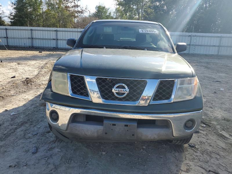 2005 Nissan Frontier Crew cab le