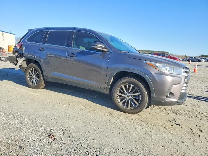 2019 Toyota Highlander se