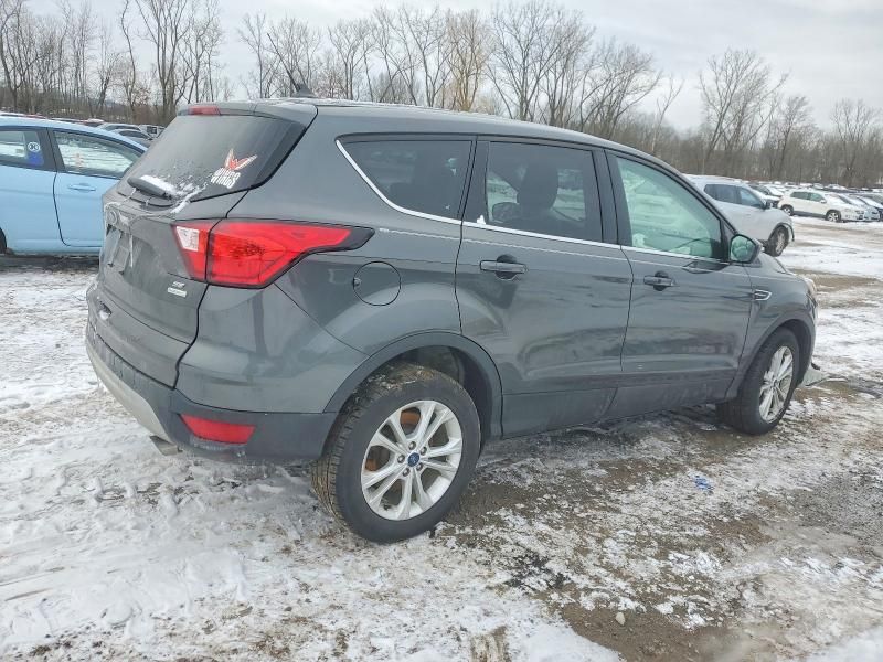 2019 Ford Escape se