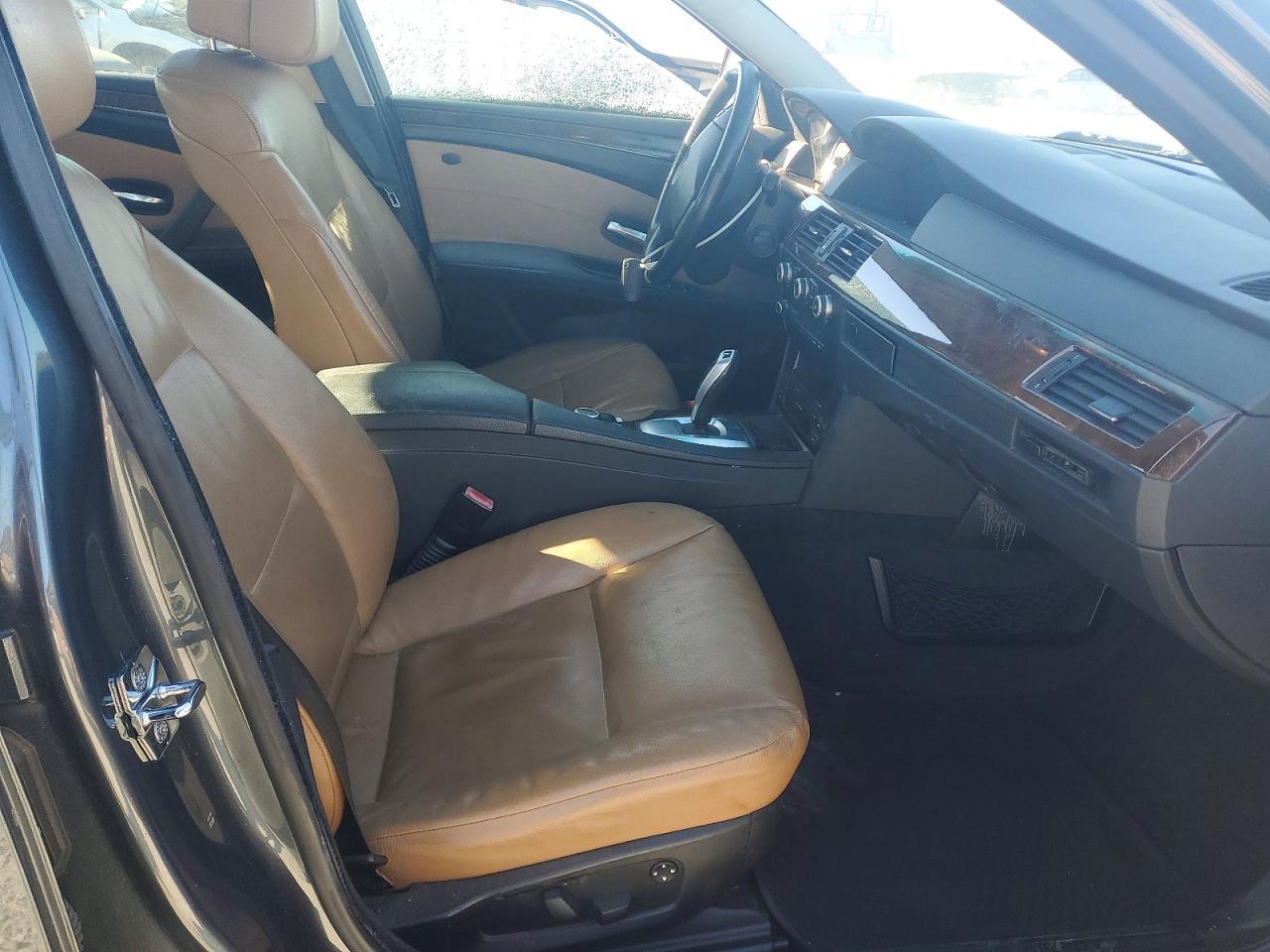 2010 BMW 528 i