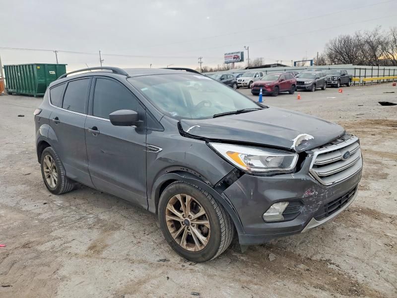 2018 Ford Escape se