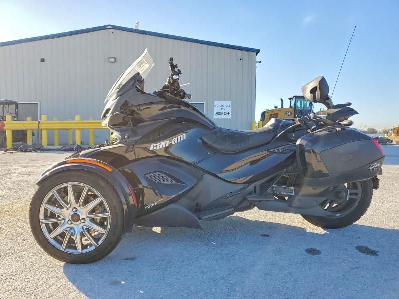 2013 Can-Am Spyder Roadster ST
