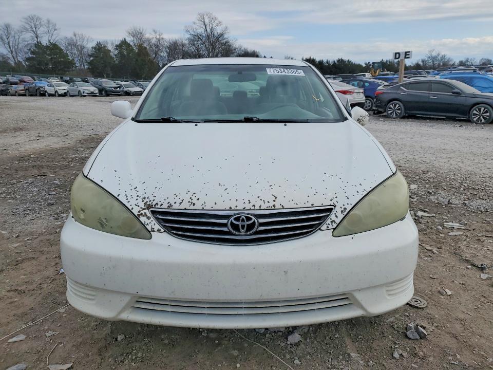2005 Toyota Camry le