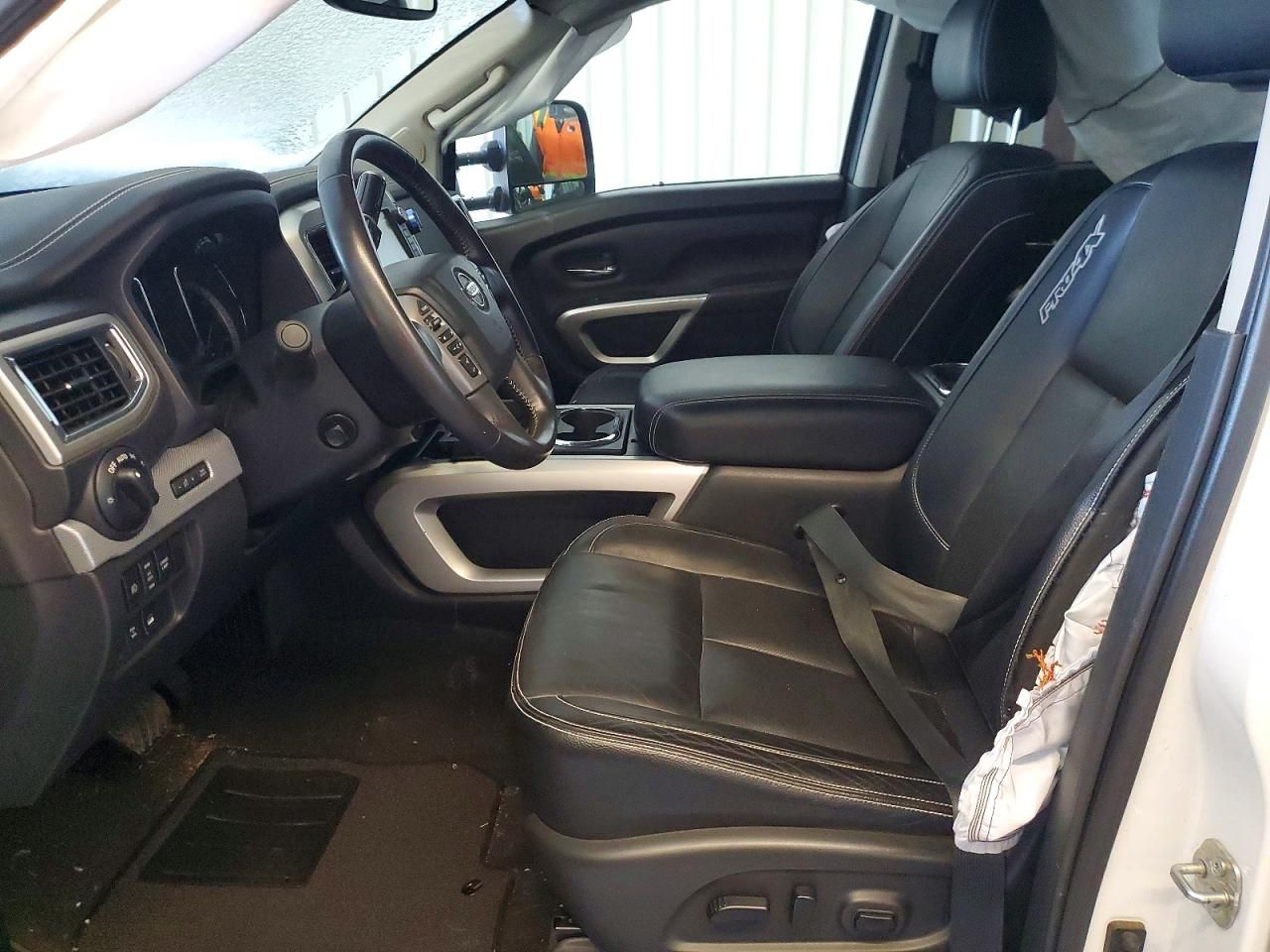 2019 Nissan Titan sv