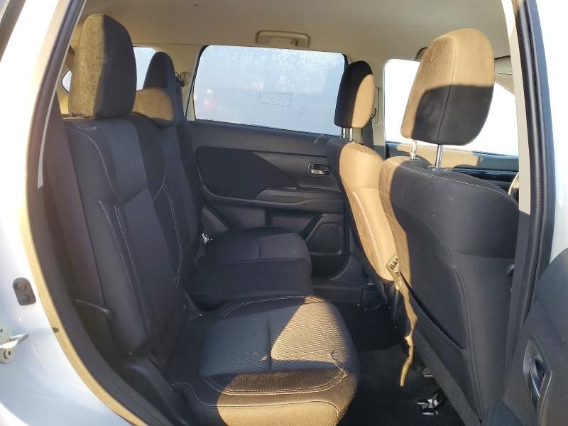 2020 Mitsubishi Outlander se