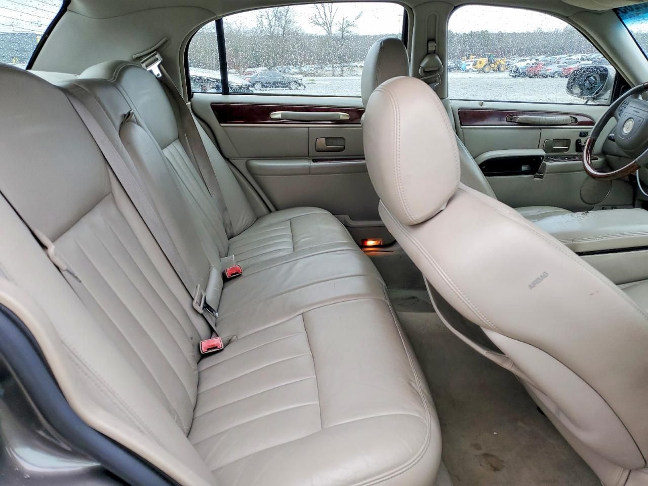 2003 Lincoln Town car Signature