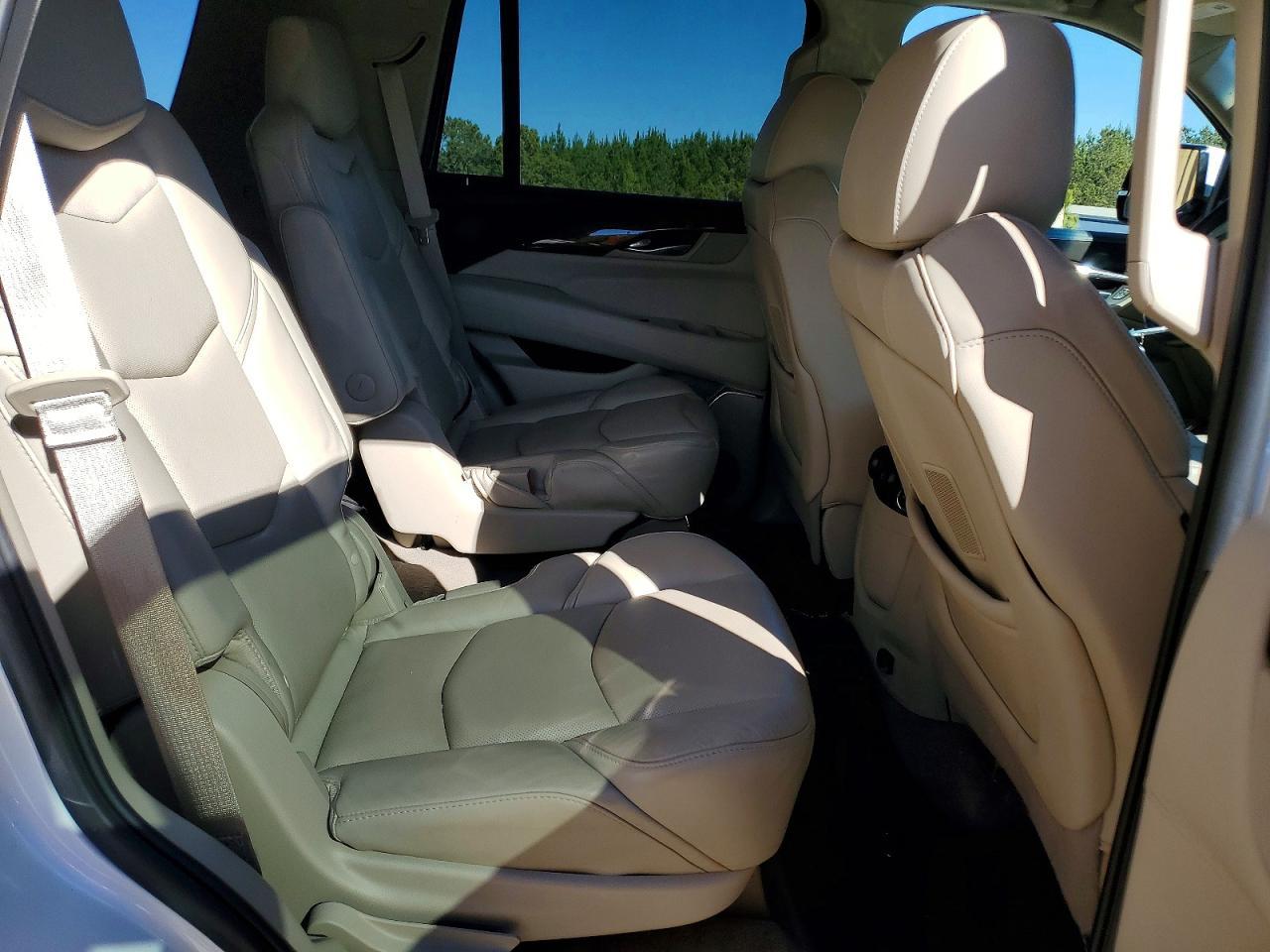 2018 Cadillac Escalade Luxury