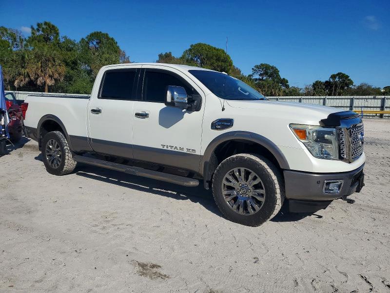 2016 Nissan Titan XD SL