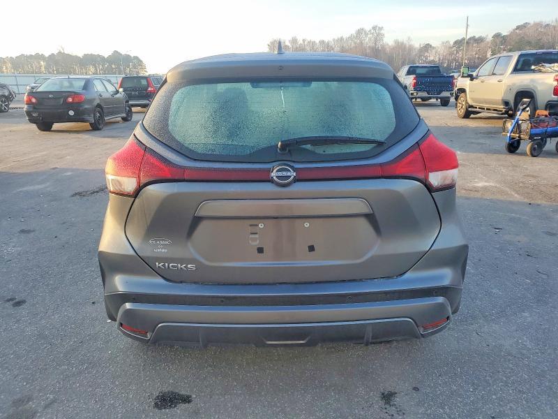 2025 Nissan Kicks Play s