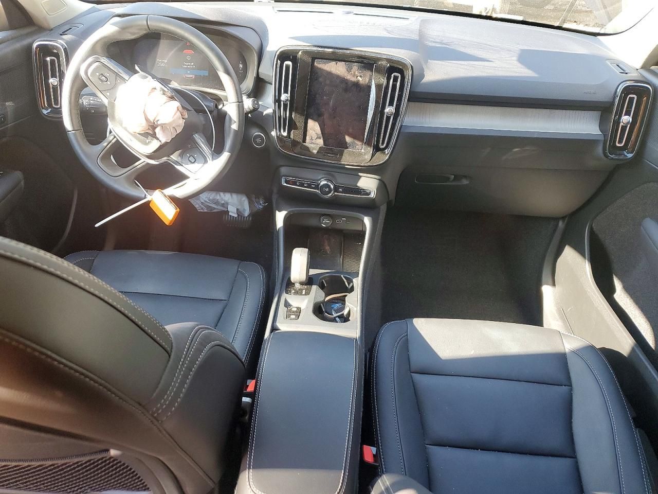 2025 Volvo Xc40 Core