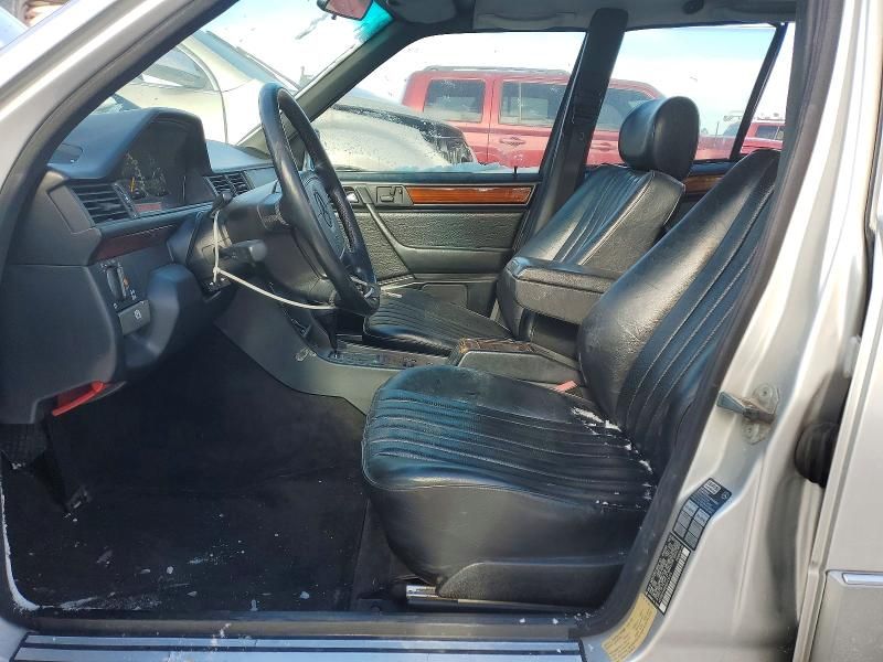 1995 Mercedes-Benz E 320