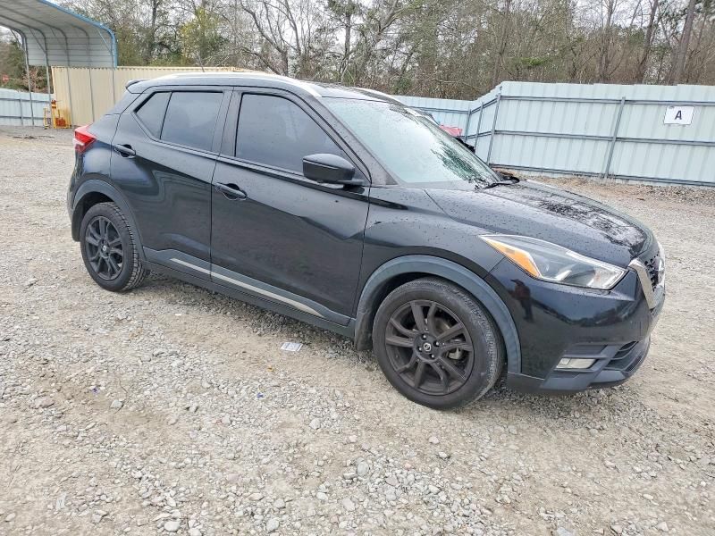 2020 Nissan Kicks sr