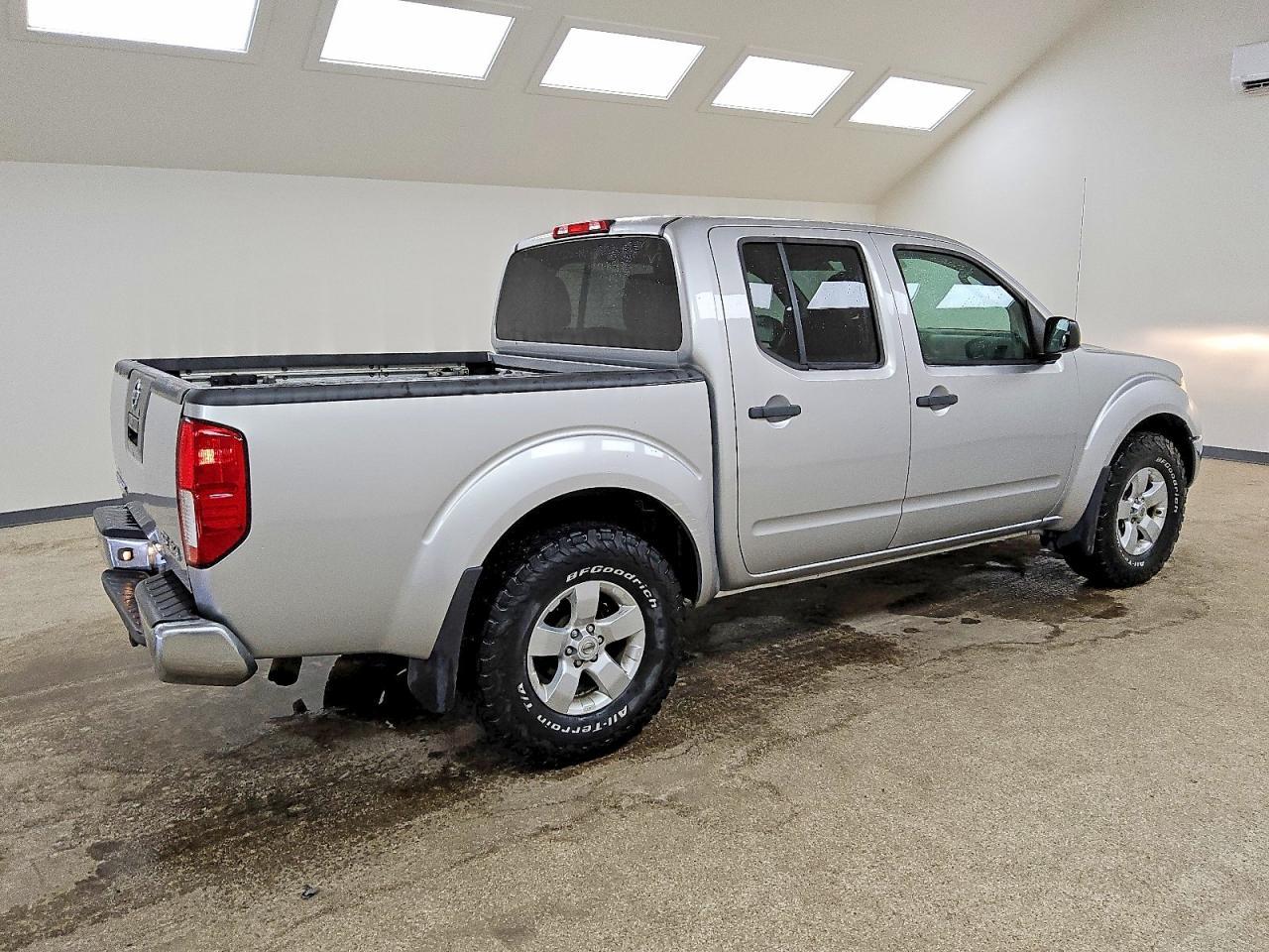 2010 Nissan Frontier Crew cab se