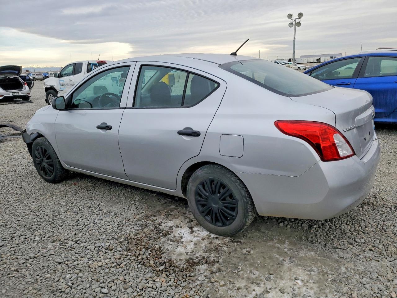 2014 Niss Versa 1.6 s
