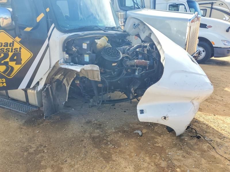 2020 Freigliner 2020 Freightliner Business Class M2 Rollback Truck