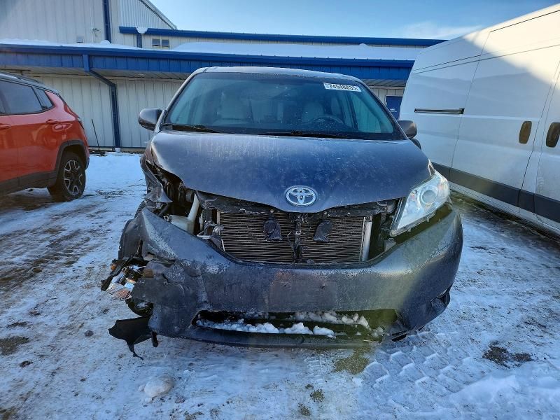2011 Toyota Sienna xle