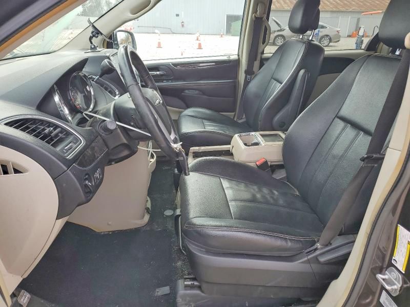 2015 Chrysler Town & Country lx