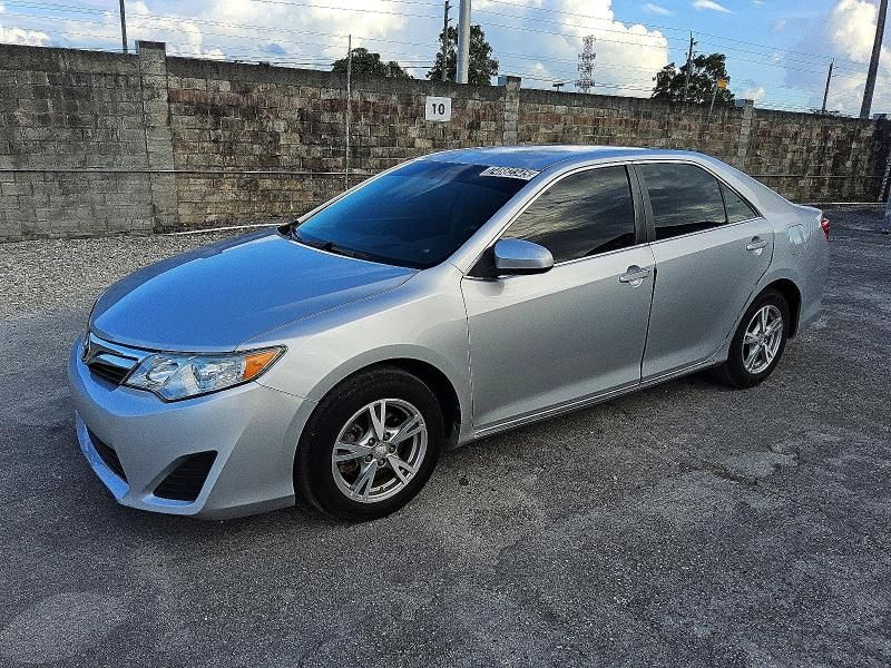 2013 Toyota Camry l
