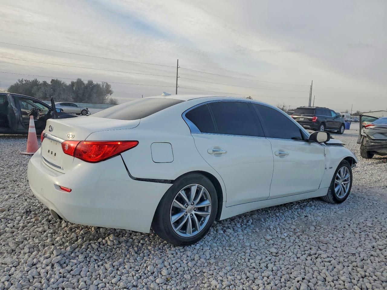 2017 Infiniti Q50 Base