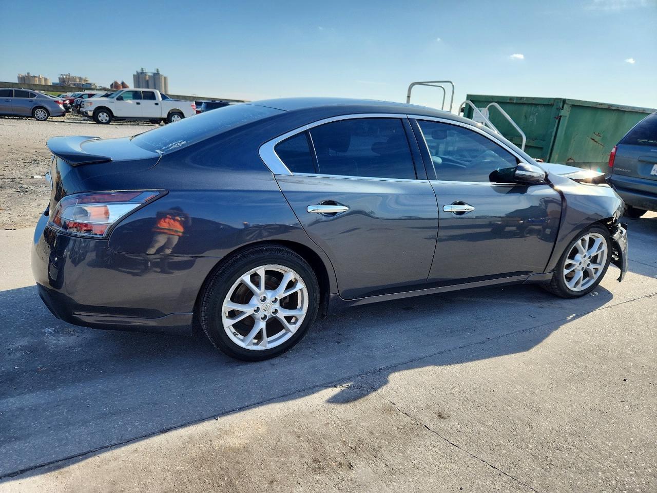 2013 Nissan Maxima s