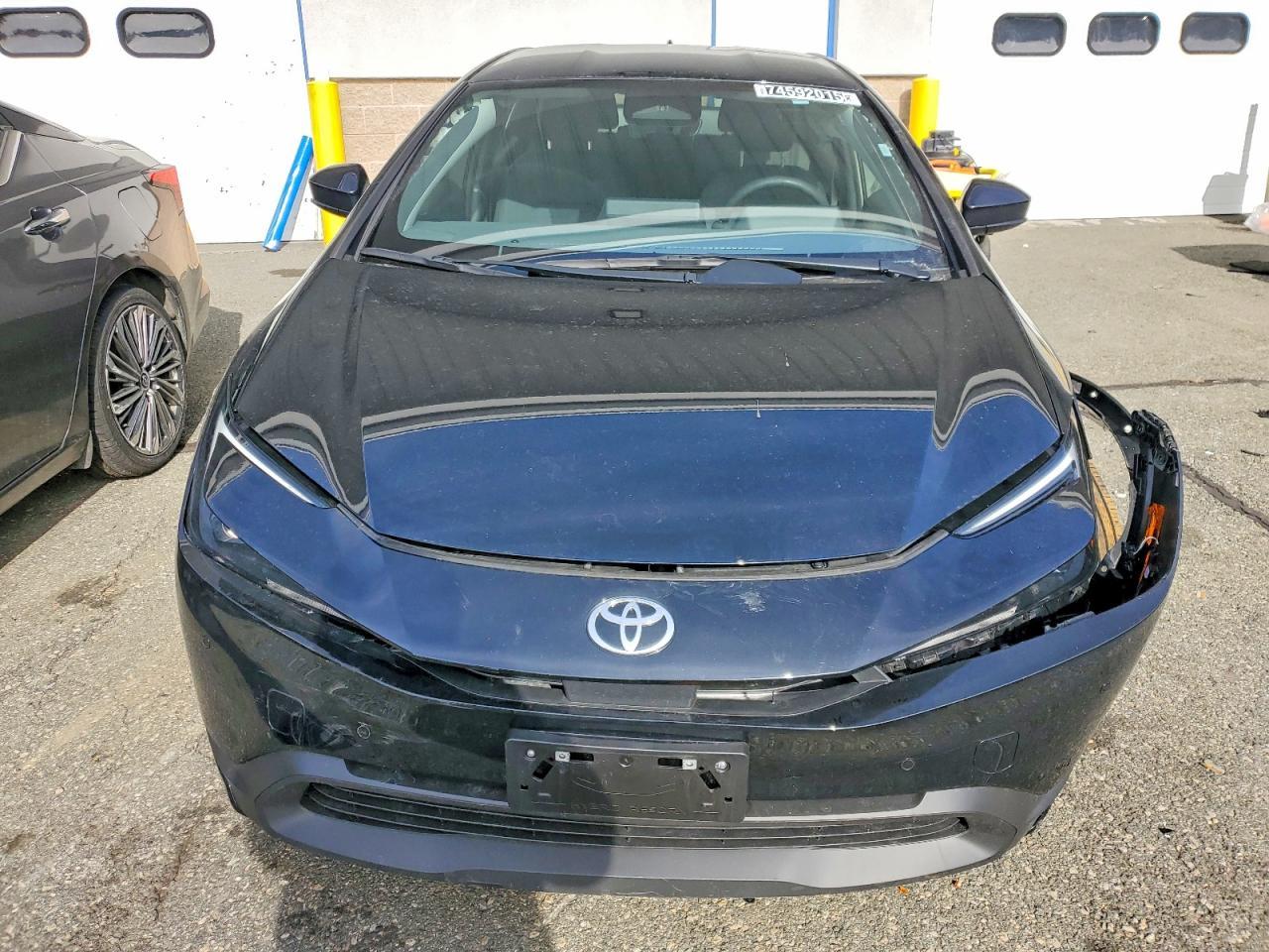 2025 Toyota Prius le