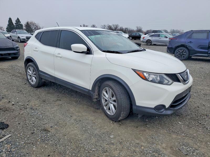 2018 Nissan Rogue Sport s
